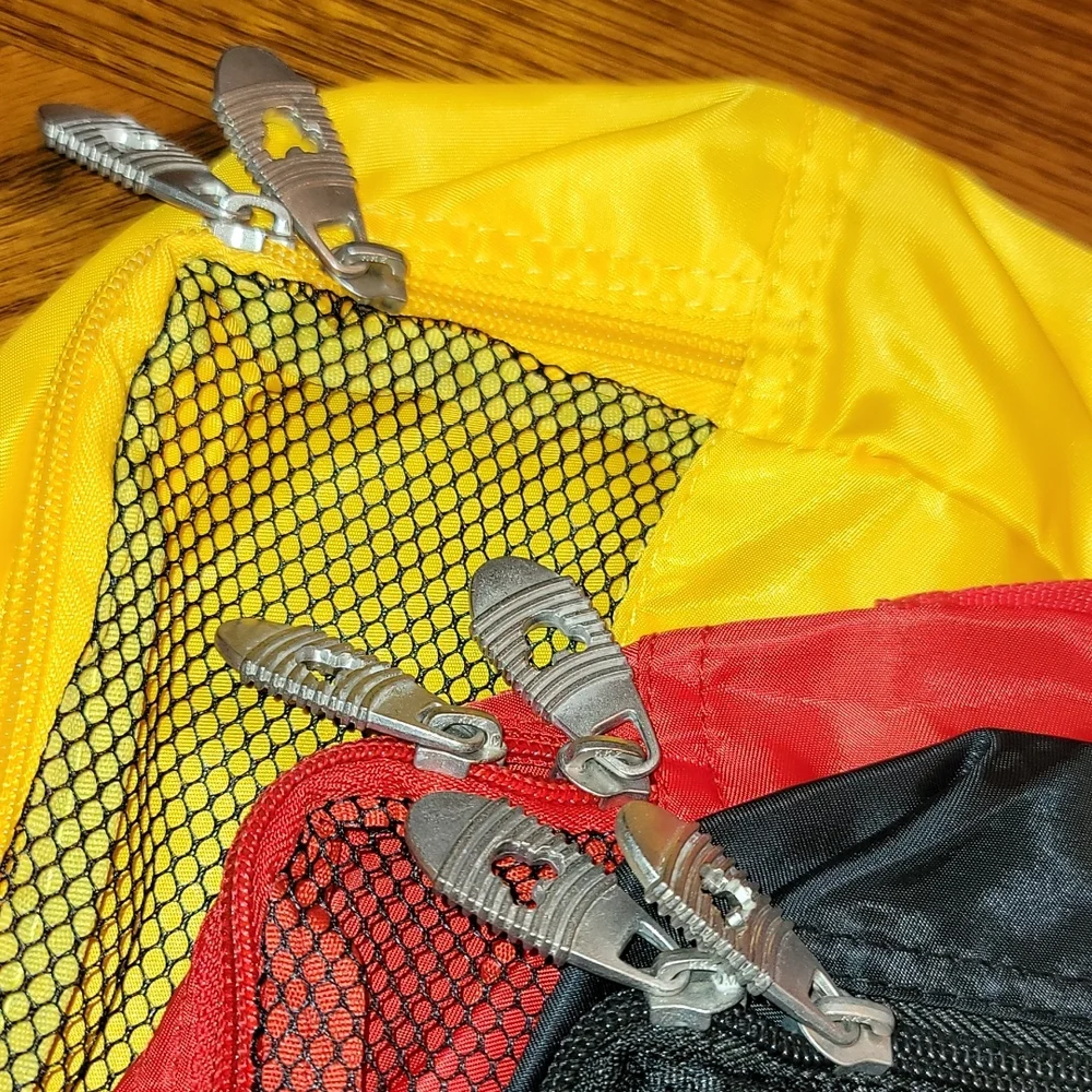 MICKEY MOUSE 3 PIECE TAG TRAVEL * ACCESSORIES * GEAR BAGS/POUCHES - Picture 7 of 7